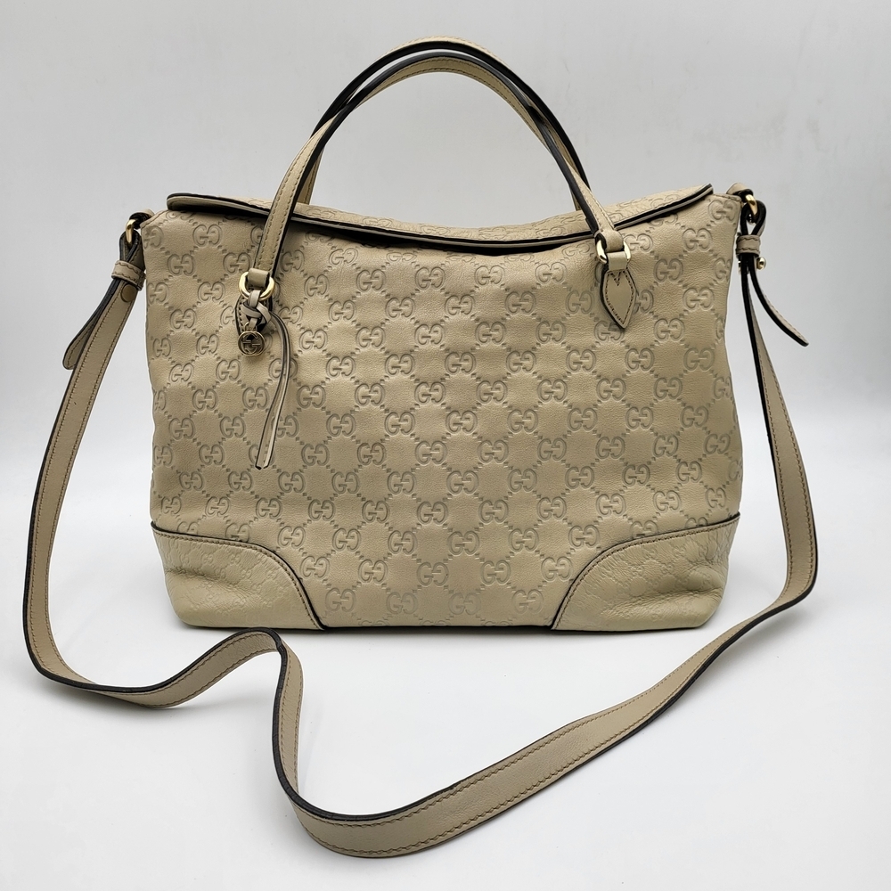 GUCCI MEDIUM GUCCISSIMA BREE FOLD OVER TOP HANDLE TOTE SATCHEL,,Authentic..